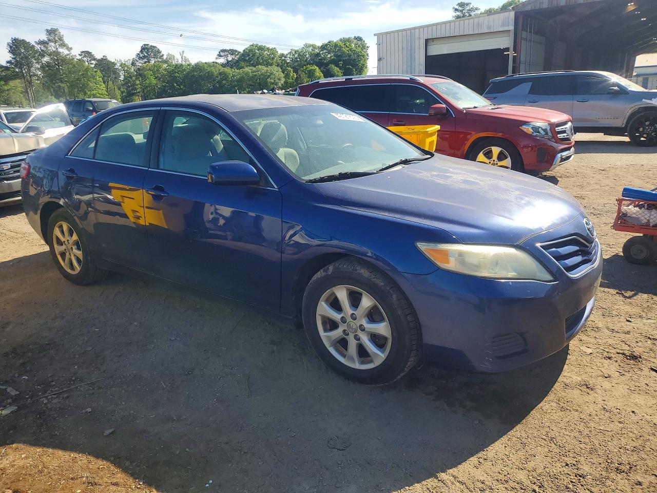 2011 TOYOTA CAMRY LE photo 10