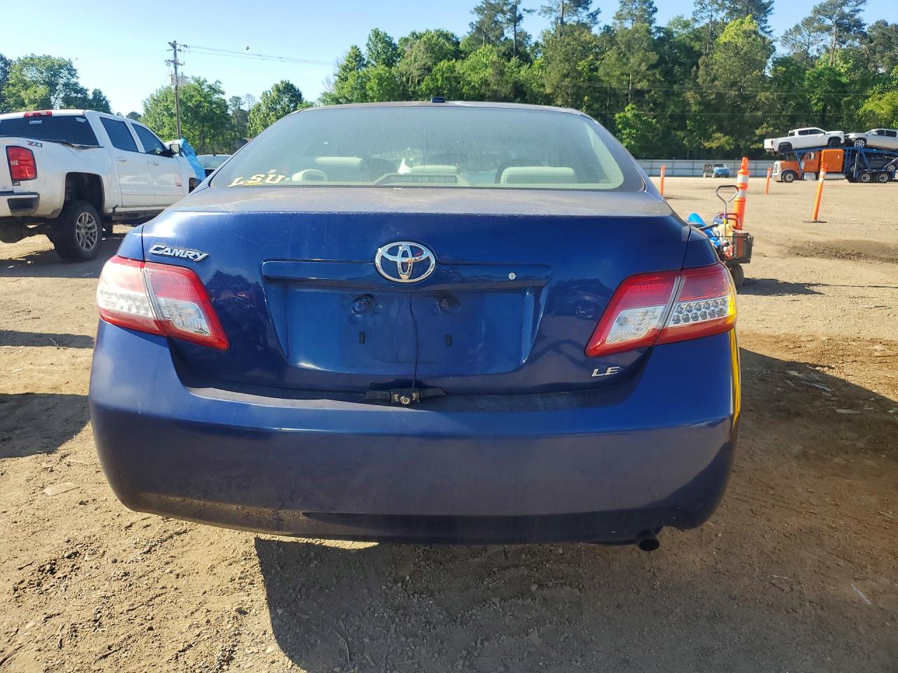 2011 TOYOTA CAMRY LE photo 16