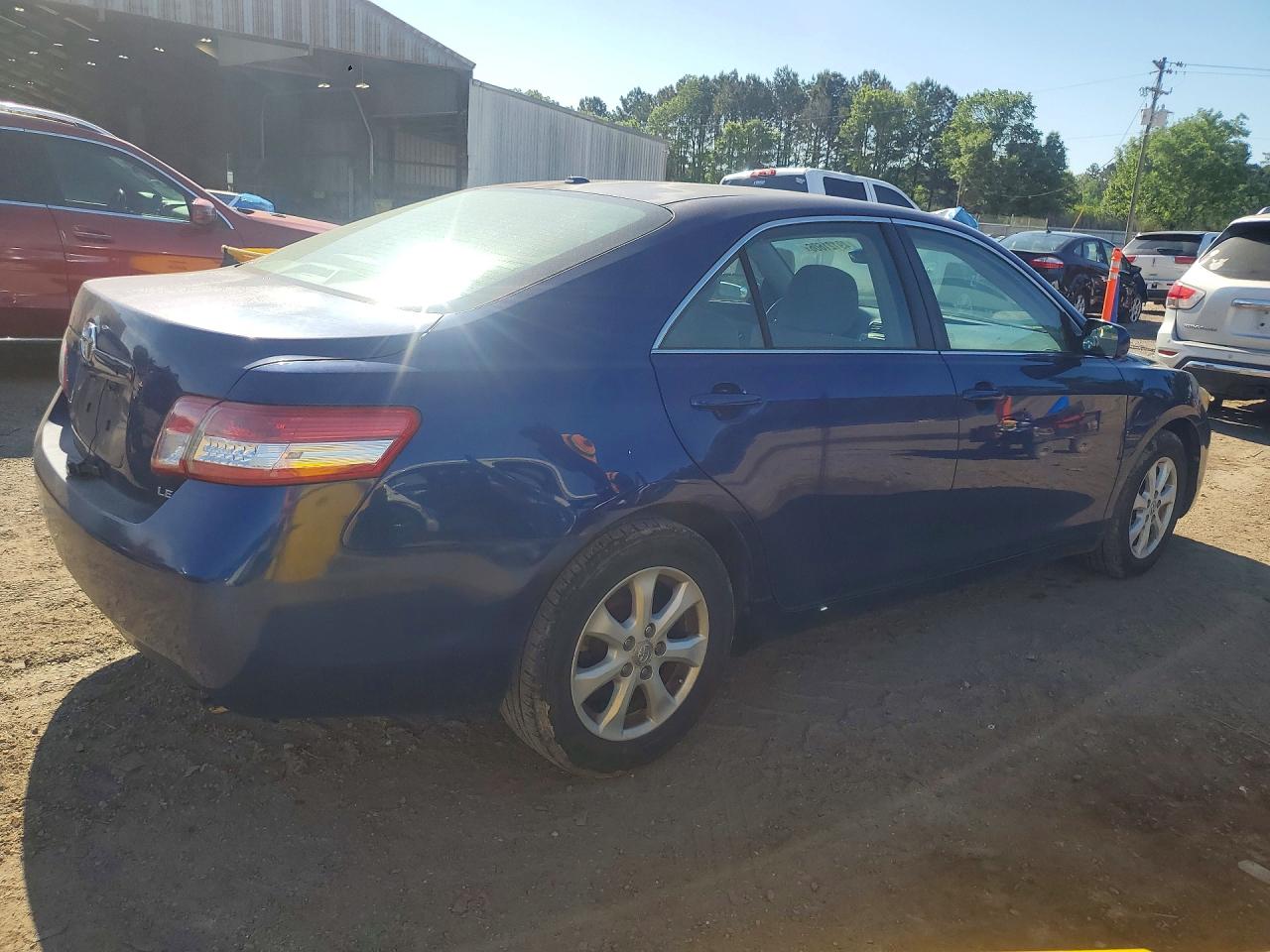 2011 TOYOTA CAMRY LE photo 7