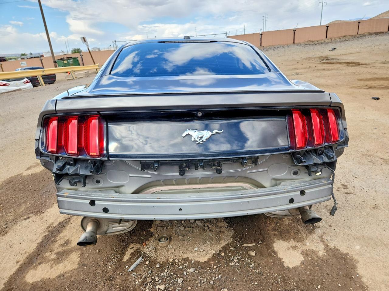 2017 FORD MUSTANG photo 11