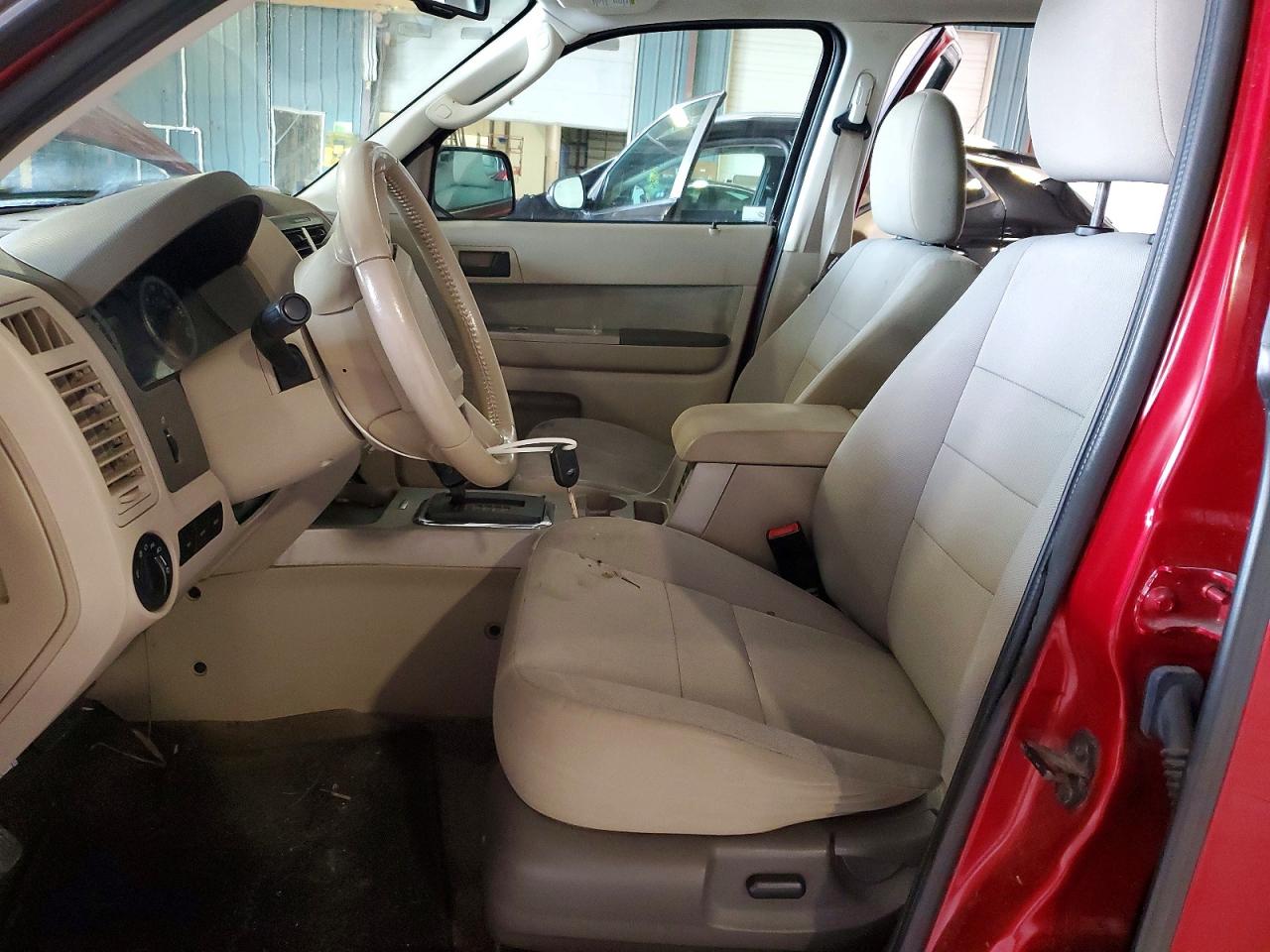 2011 FORD ESCAPE XLT photo 11