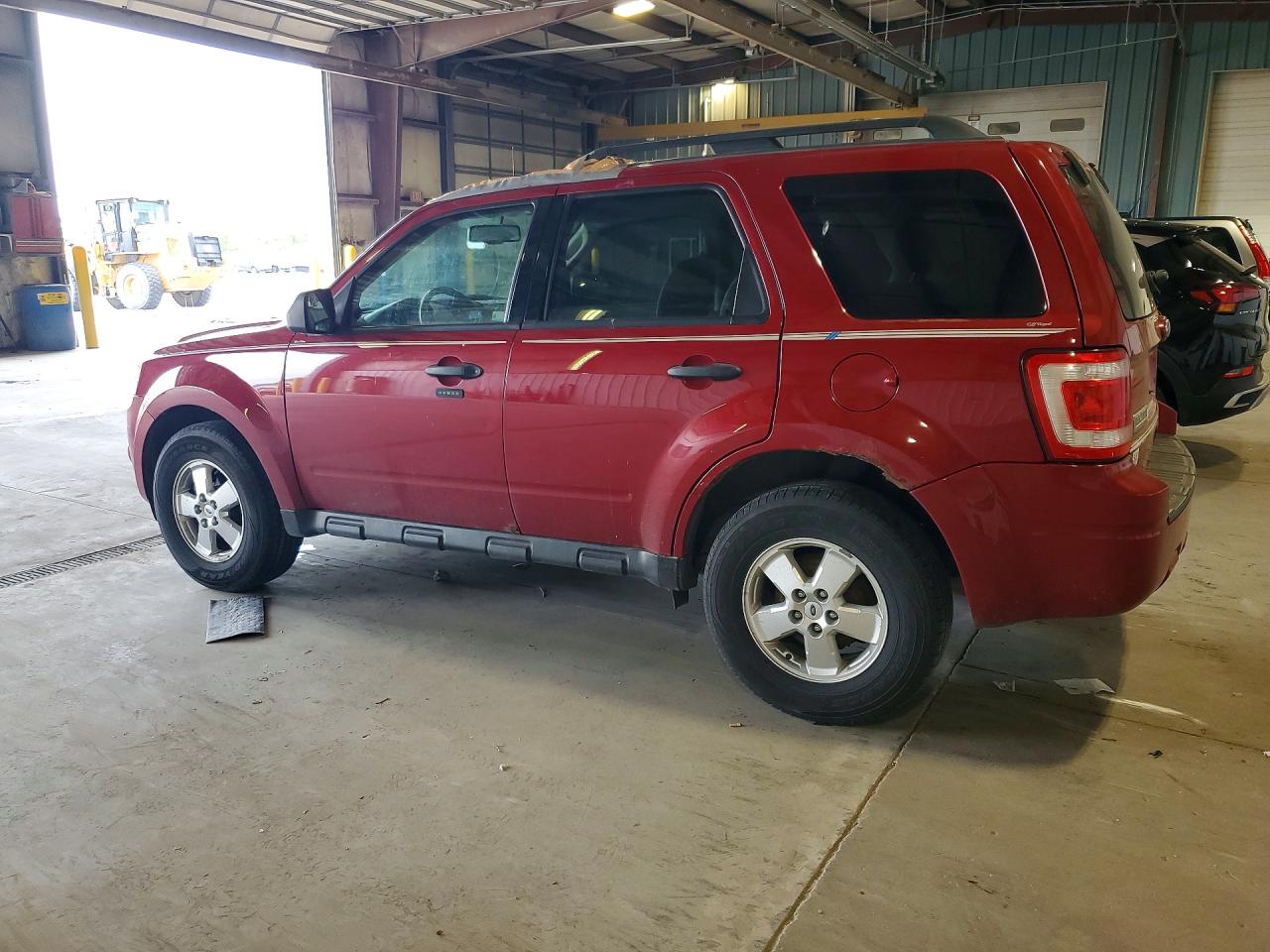 2011 FORD ESCAPE XLT photo 3