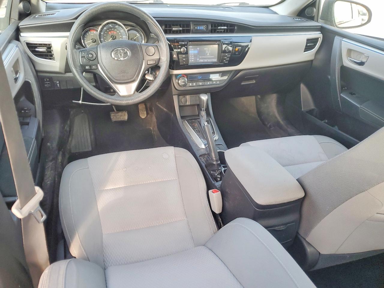 2014 TOYOTA COROLLA LE photo 8