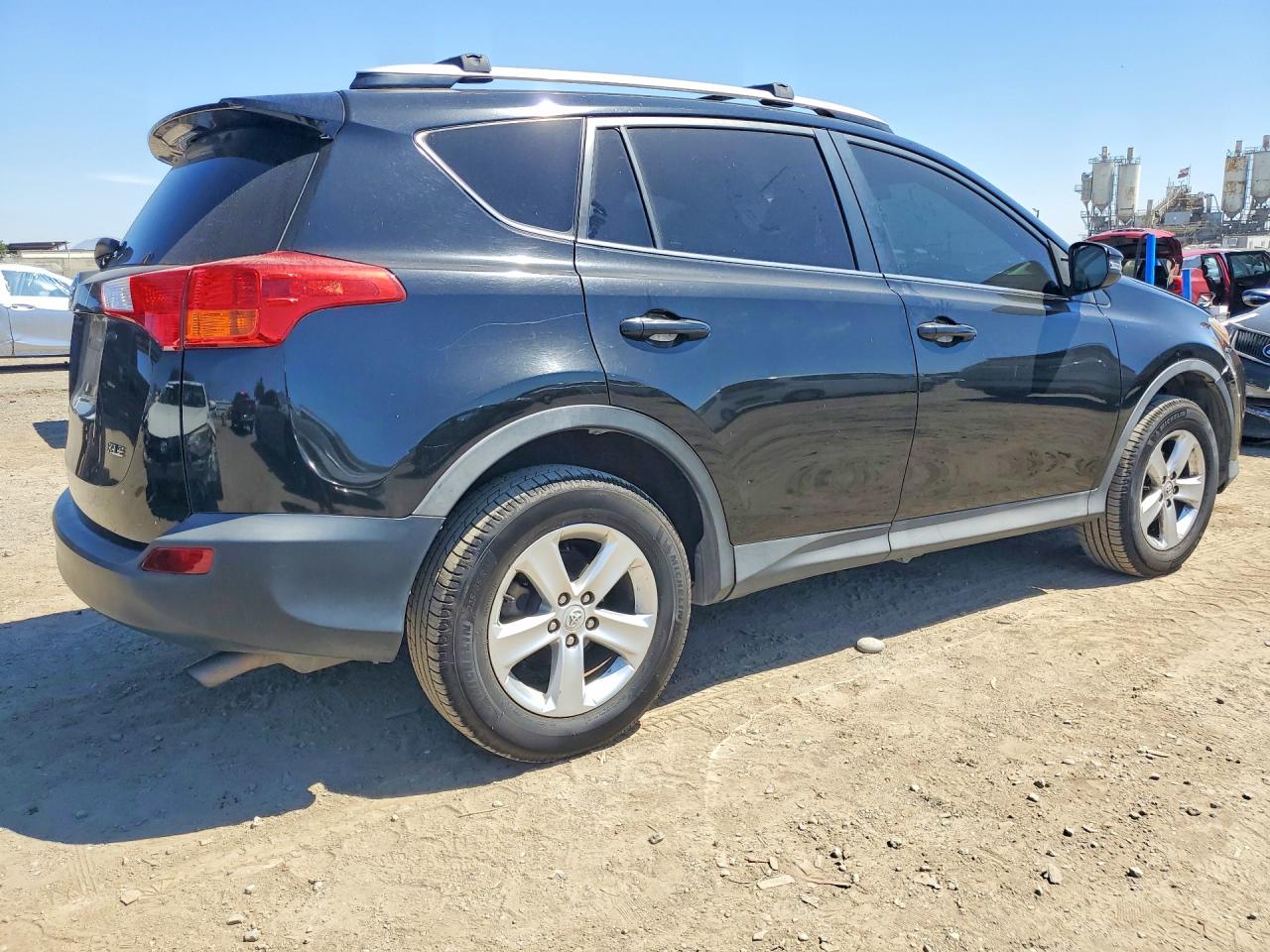 2014 TOYOTA RAV4 XLE photo 3