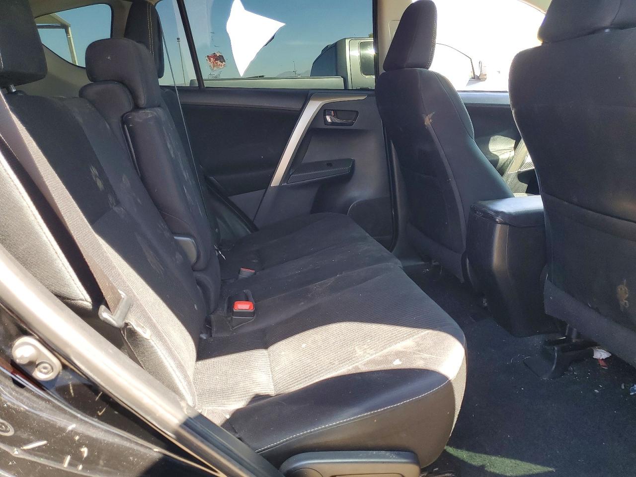 2014 TOYOTA RAV4 XLE photo 11