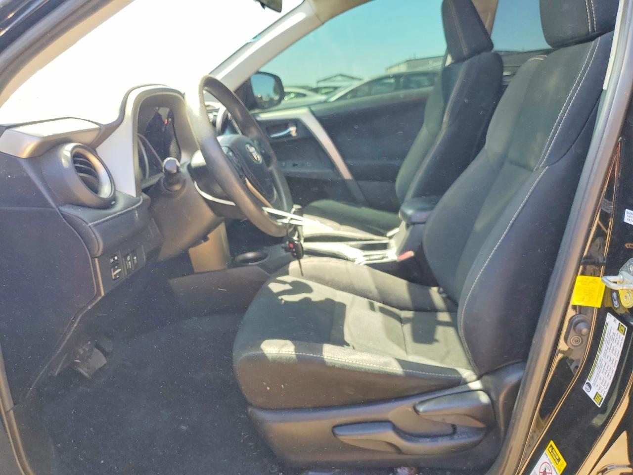 2014 TOYOTA RAV4 XLE photo 7