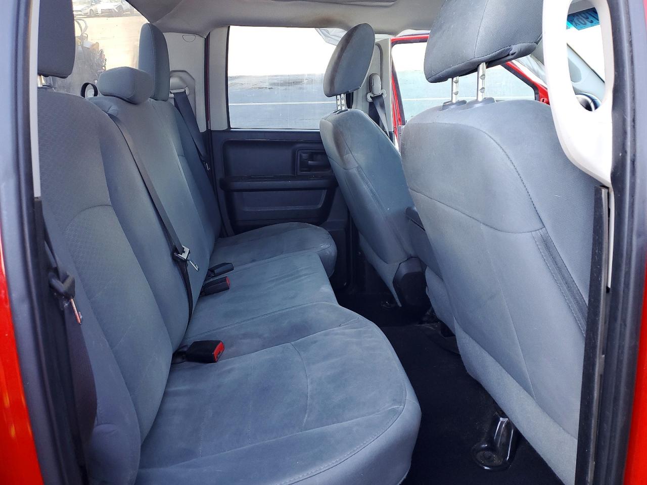 2016 RAM 1500 photo 28