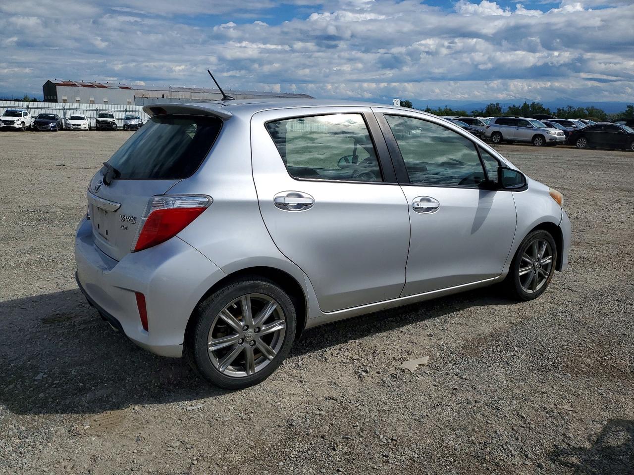 2012 TOYOTA YARIS 5-DOOR SE photo 5