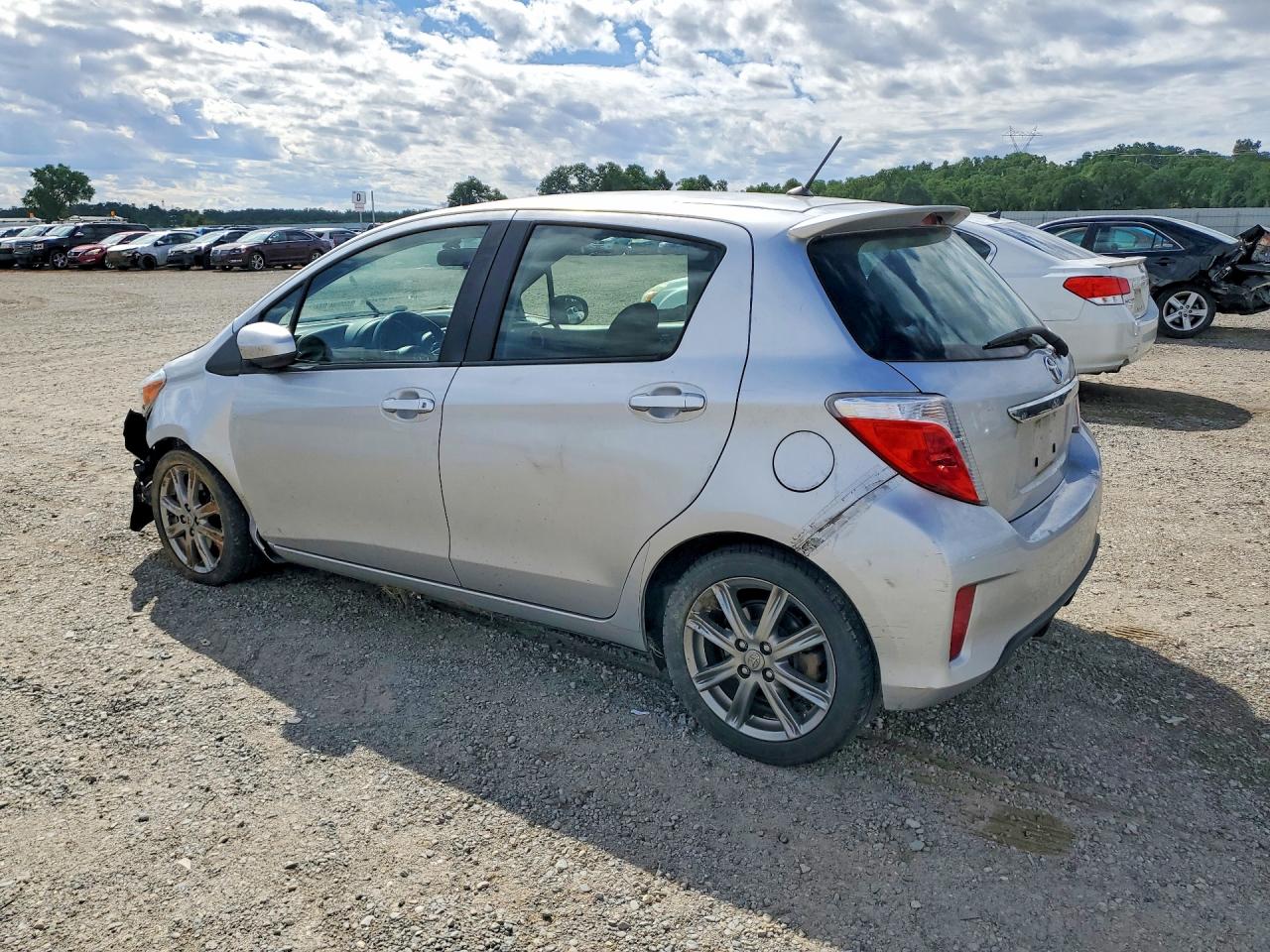 2012 TOYOTA YARIS 5-DOOR SE photo 3