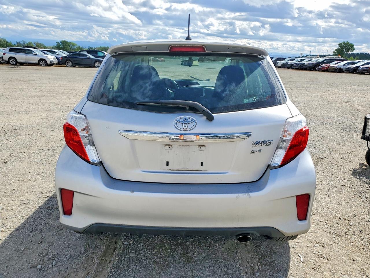 2012 TOYOTA YARIS 5-DOOR SE photo 11