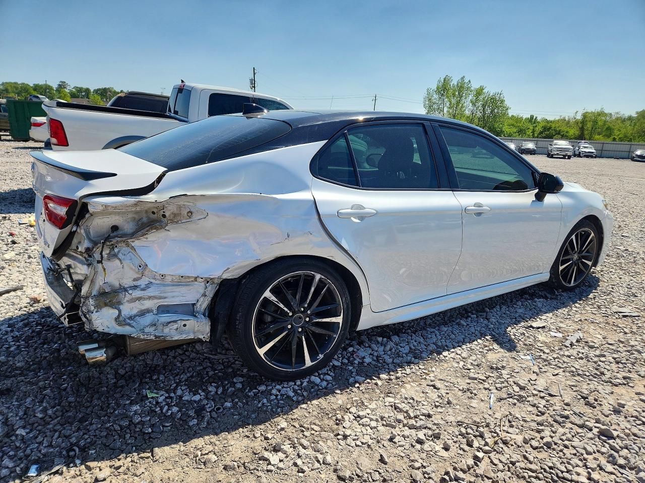 2019 TOYOTA CAMRY XSE photo 5