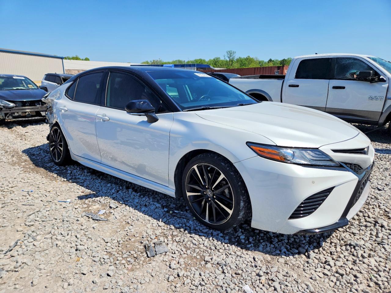 2019 TOYOTA CAMRY XSE photo 7