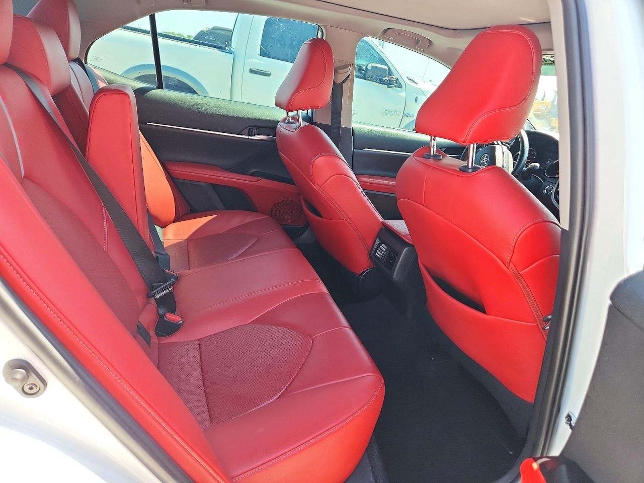 2019 TOYOTA CAMRY XSE photo 19