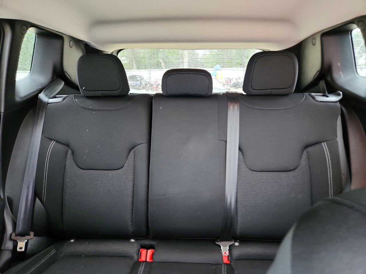 2023 JEEP RENEGADE LATITUDE photo 10