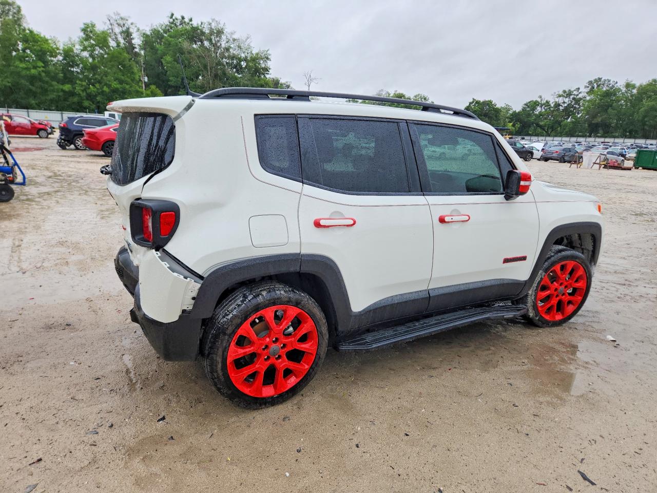 2023 JEEP RENEGADE LATITUDE photo 3