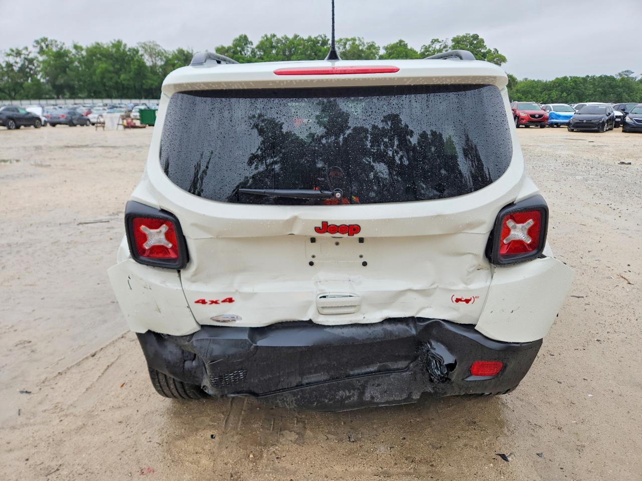 2023 JEEP RENEGADE LATITUDE photo 6