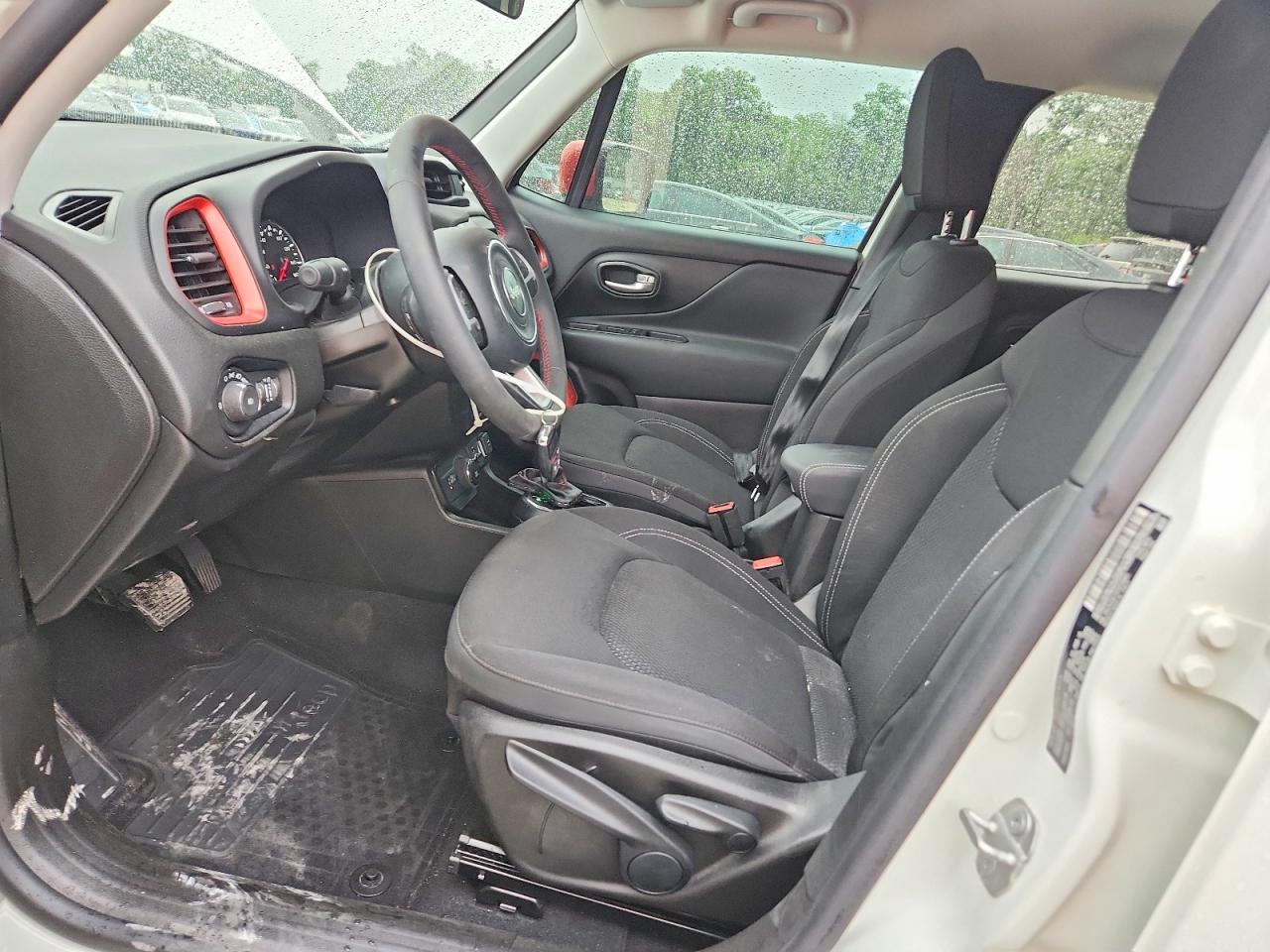 2023 JEEP RENEGADE LATITUDE photo 7