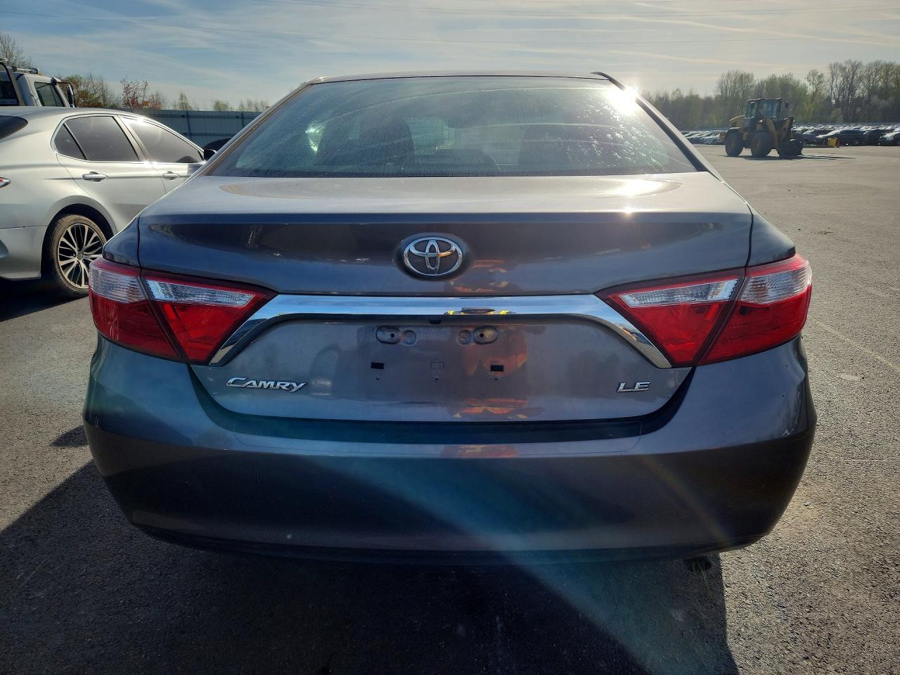 2017 TOYOTA CAMRY LE photo 11