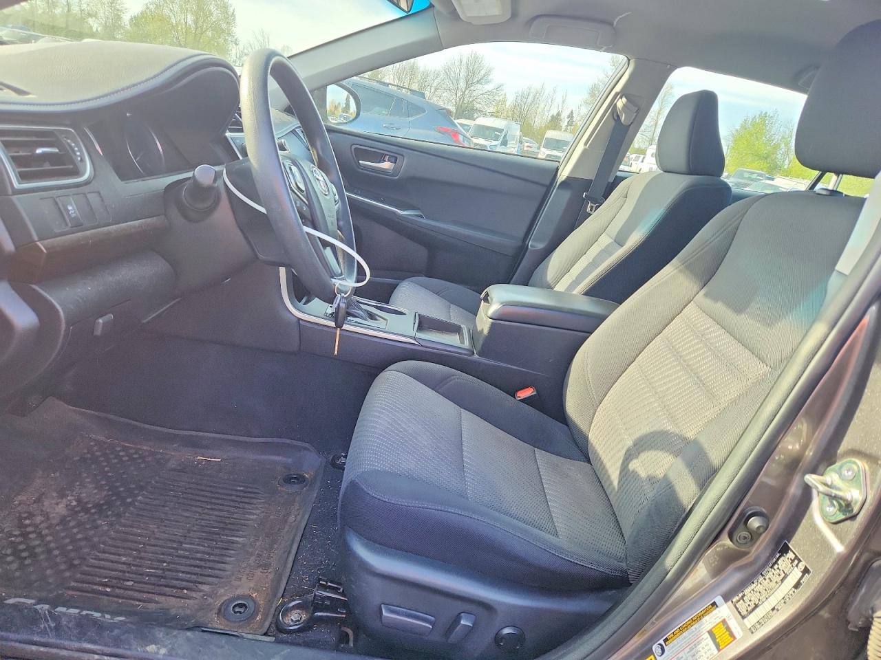 2017 TOYOTA CAMRY LE photo 13