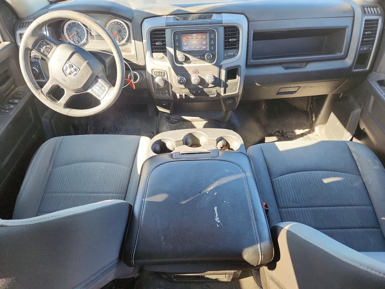 2023 RAM 1500 CLASSIC TRADESMAN photo 18