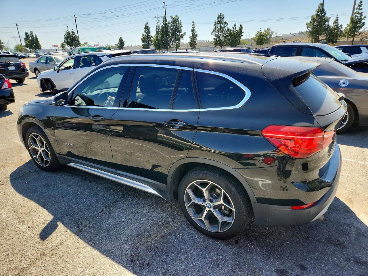 2016 BMW X1 XDRIVE28I photo 4