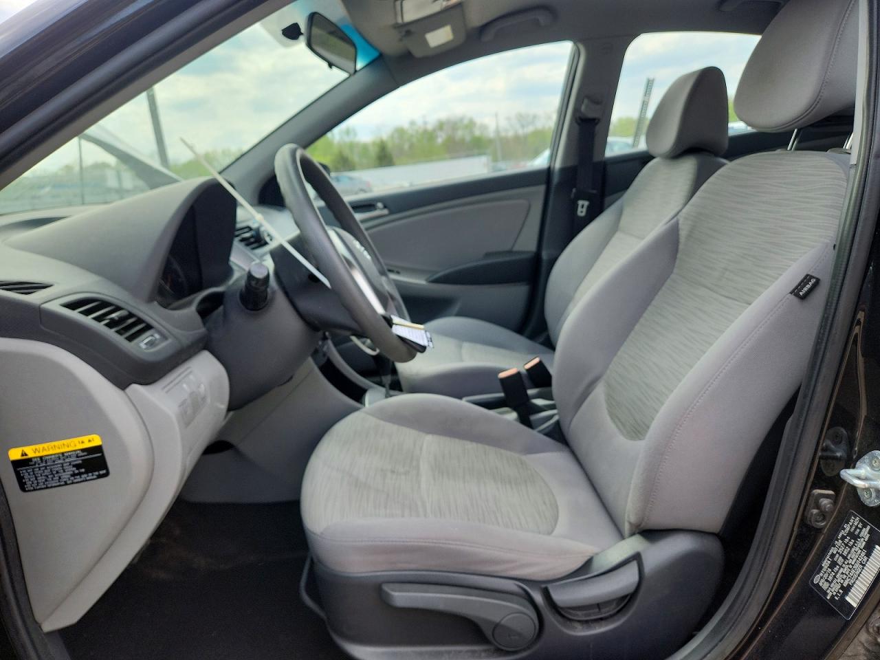 2016 HYUNDAI ACCENT SE photo 13
