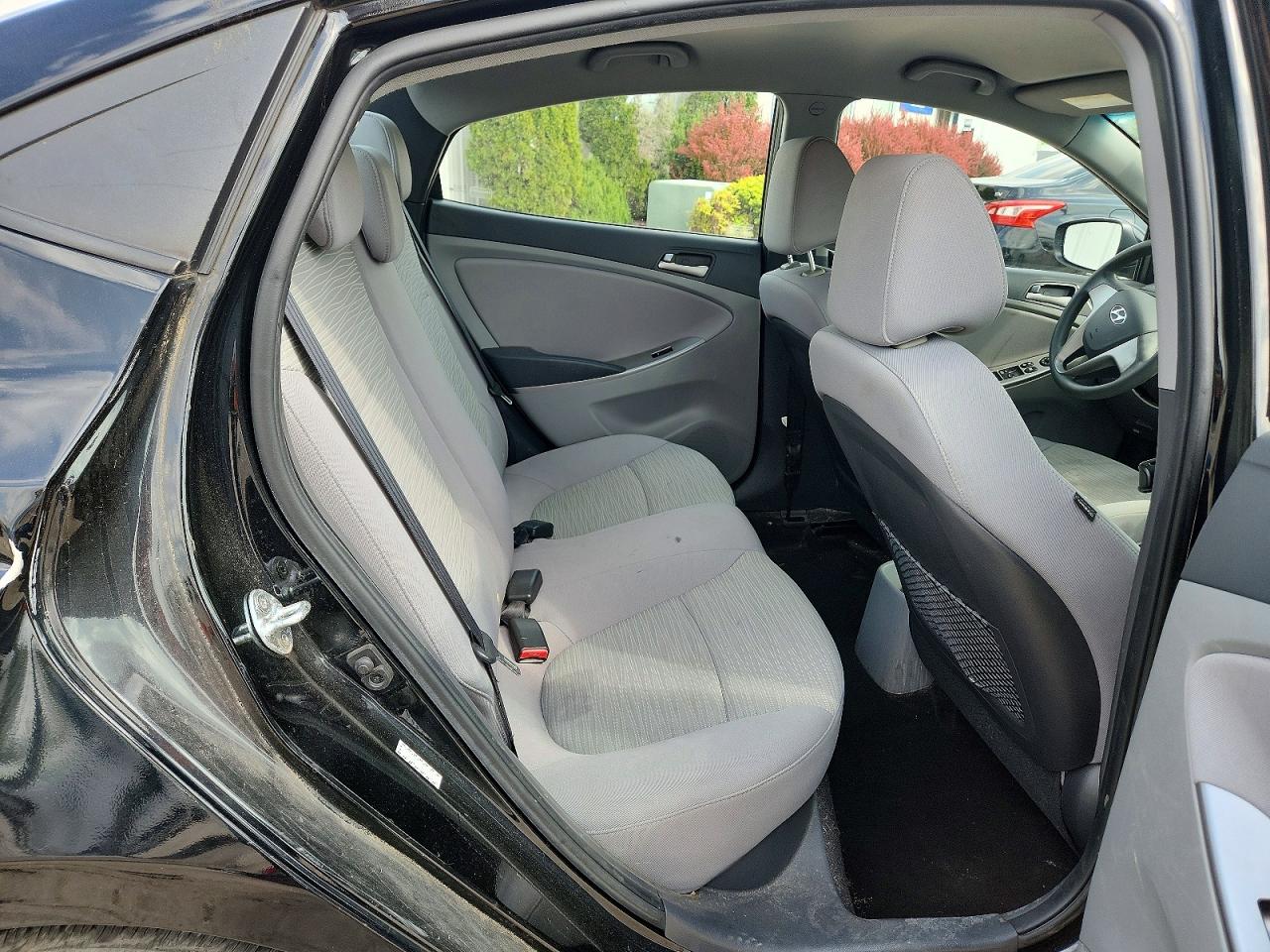 2016 HYUNDAI ACCENT SE photo 19