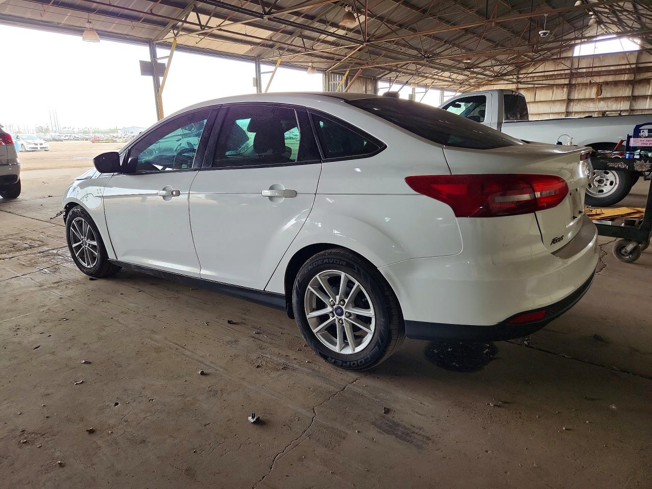 2018 FORD FOCUS SE photo 3