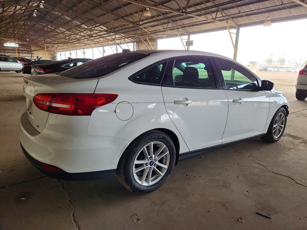 2018 FORD FOCUS SE photo 5