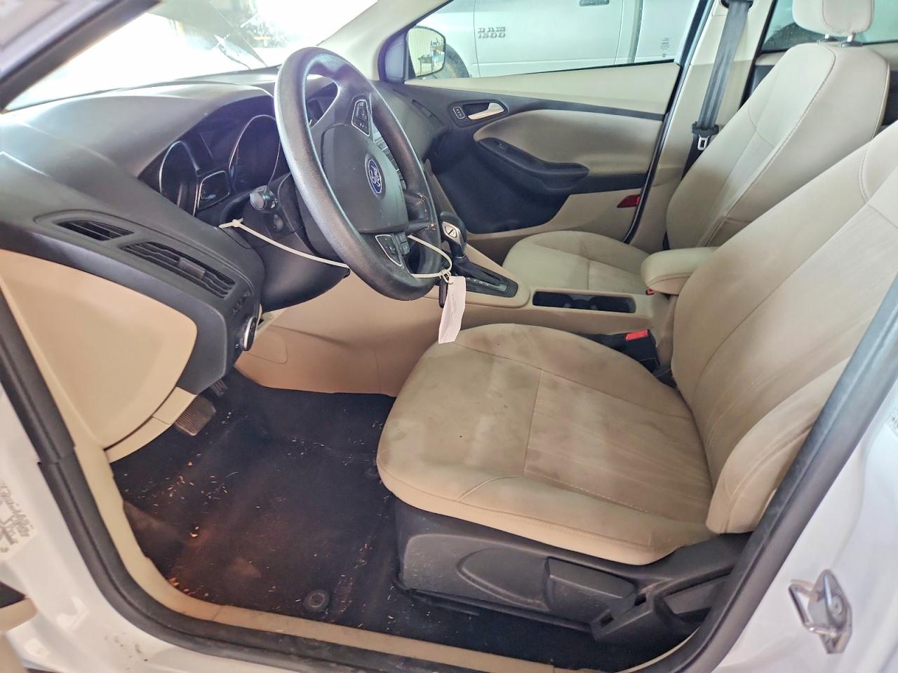 2018 FORD FOCUS SE photo 13