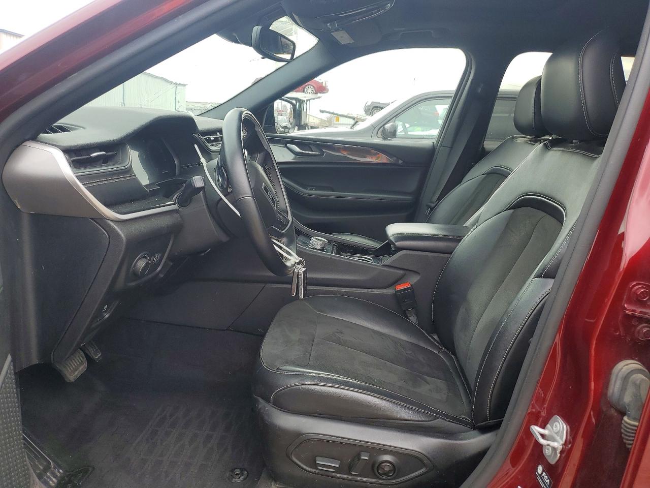 2022 JEEP GRAND CHEROKEE L LAREDO photo 13