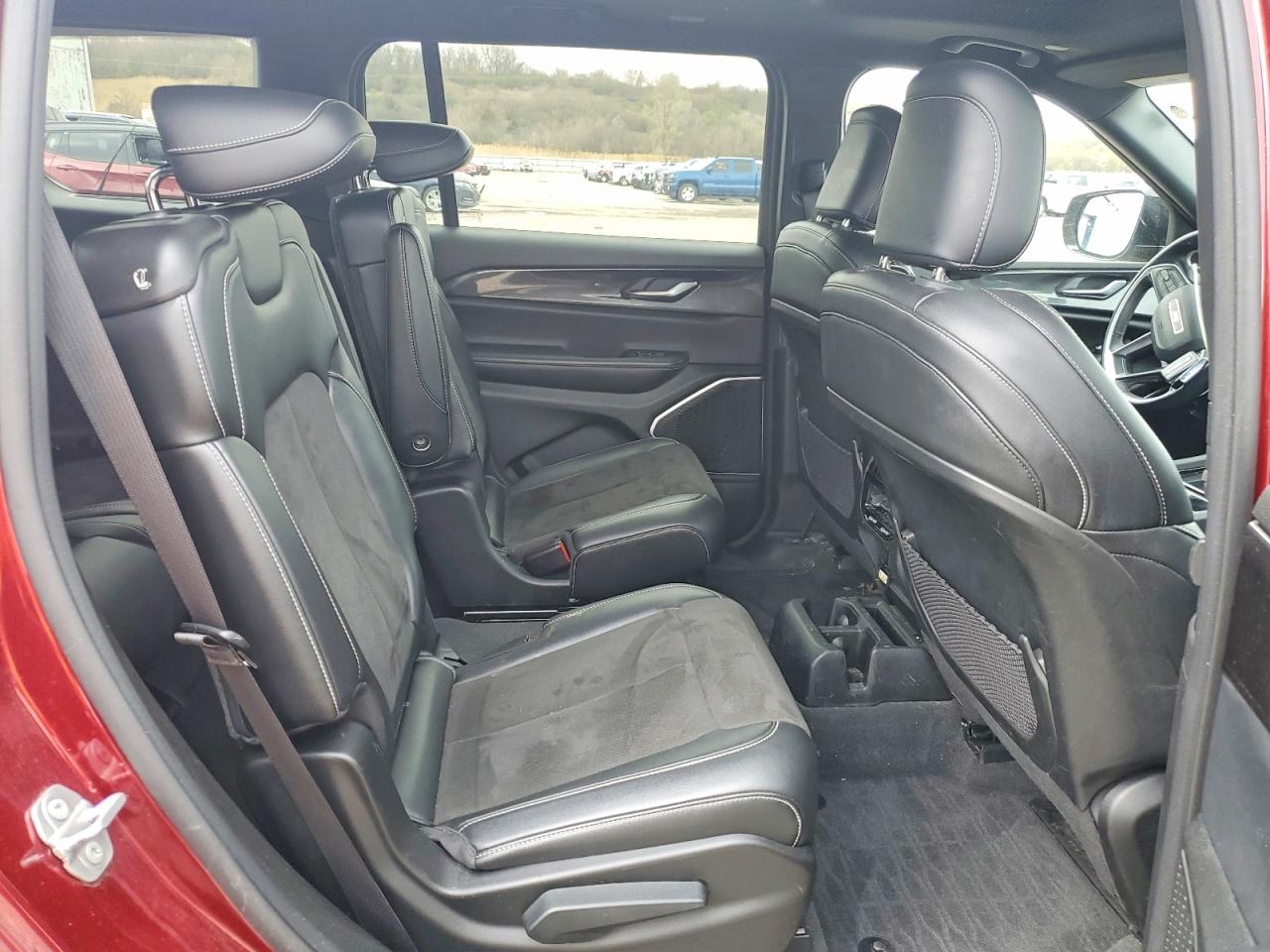 2022 JEEP GRAND CHEROKEE L LAREDO photo 21