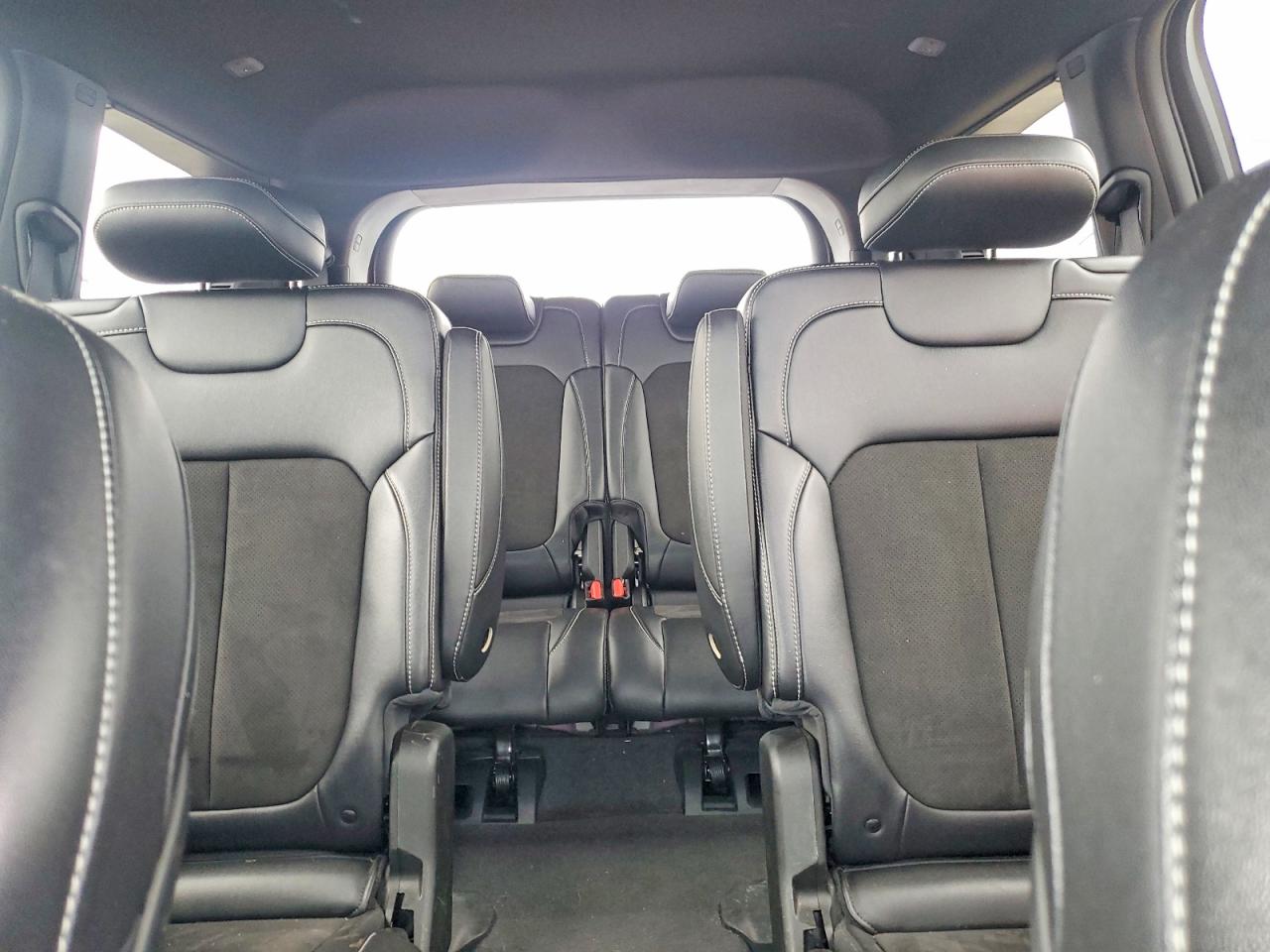 2022 JEEP GRAND CHEROKEE L LAREDO photo 19
