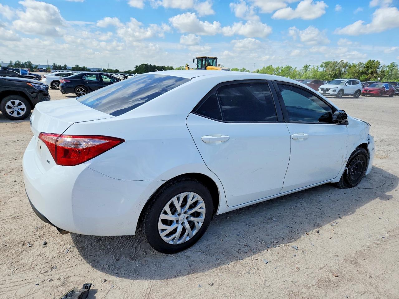 2019 TOYOTA COROLLA LE photo 5