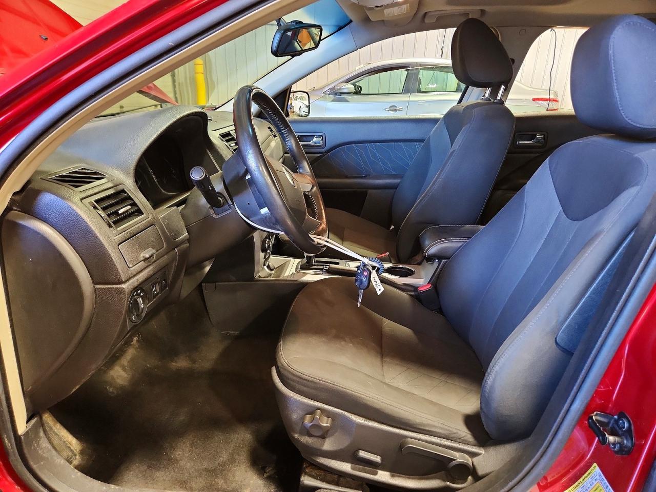 2010 MERCURY MILAN photo 7