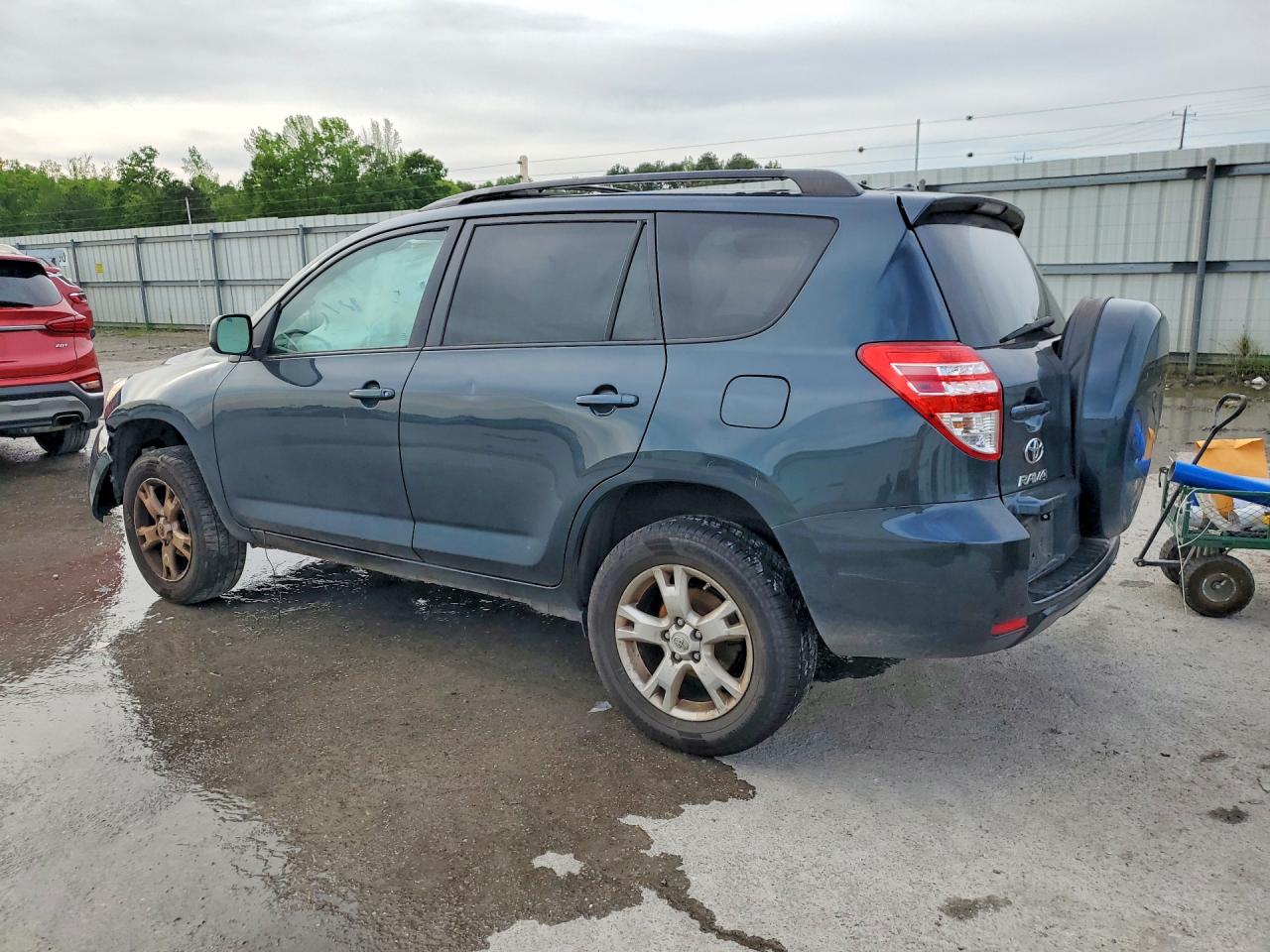 2011 TOYOTA RAV4 BASE photo 3