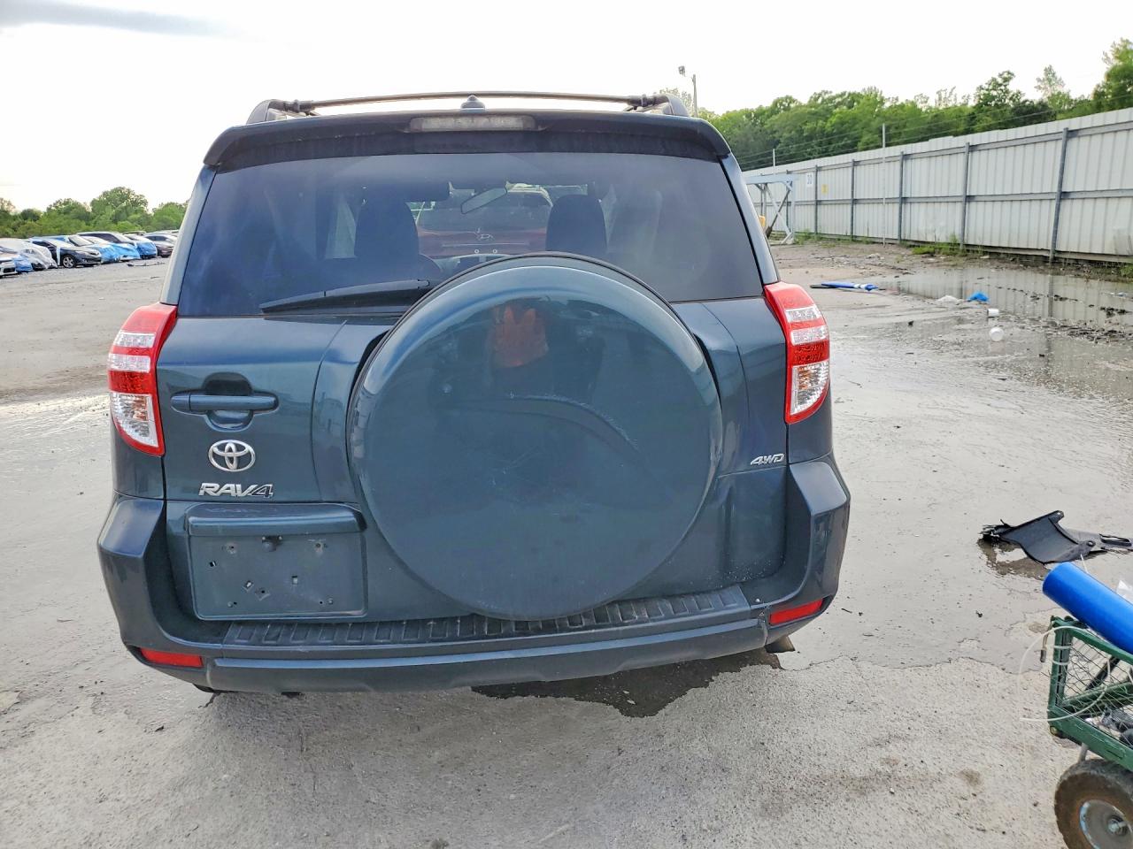 2011 TOYOTA RAV4 BASE photo 11