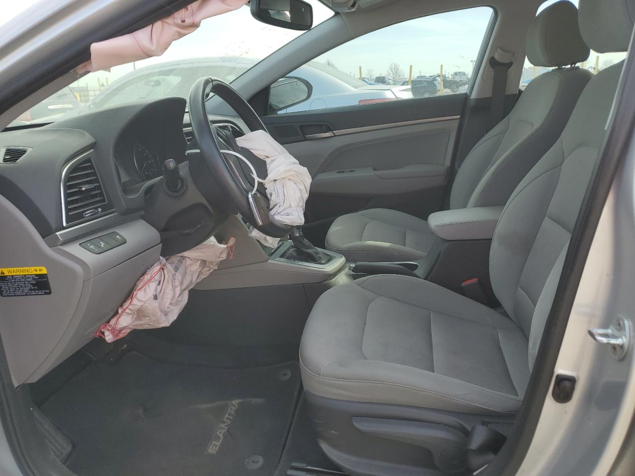 2017 HYUNDAI ELANTRA SE photo 7