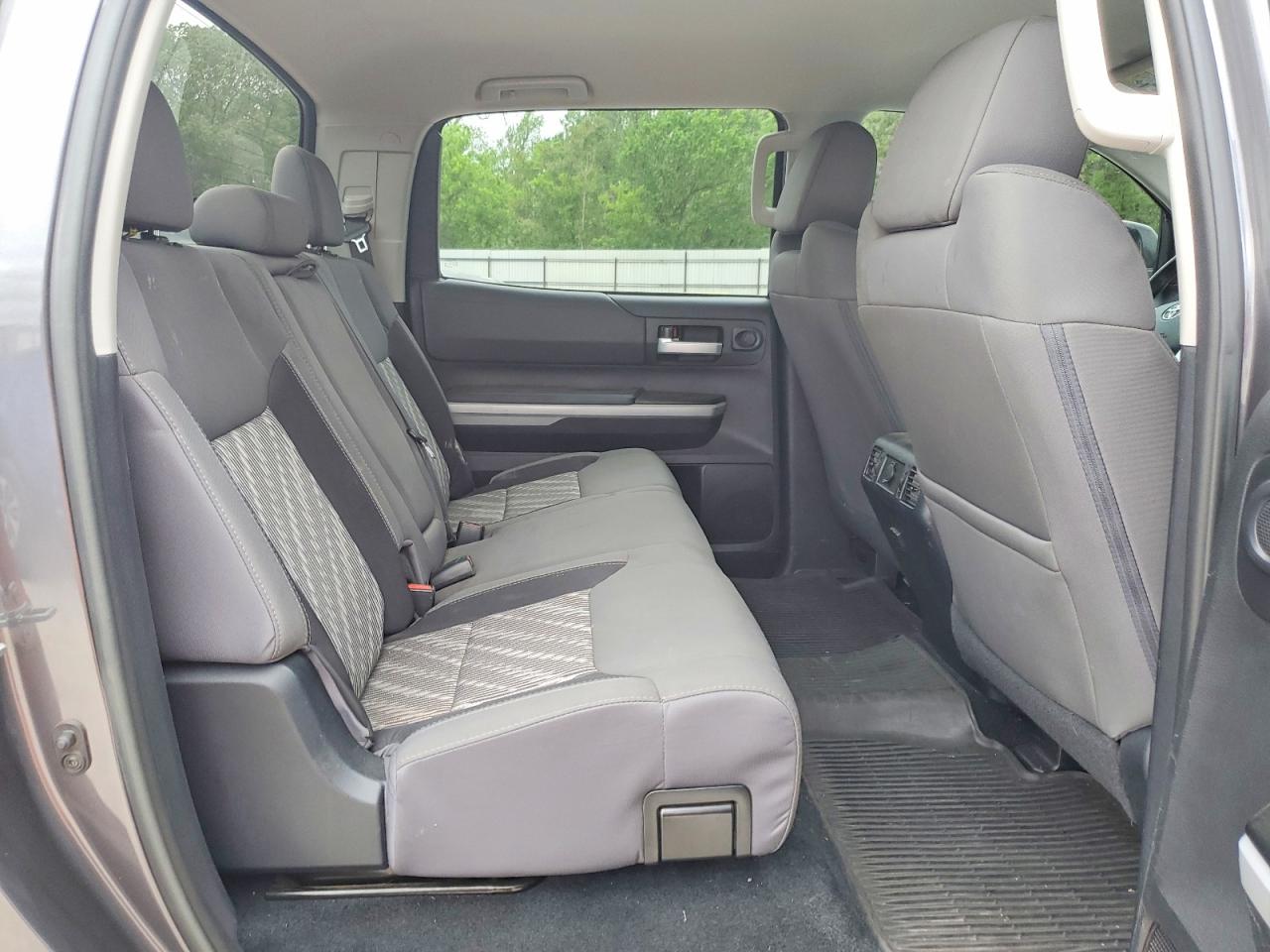 2018 TOYOTA TUNDRA SR5 photo 19
