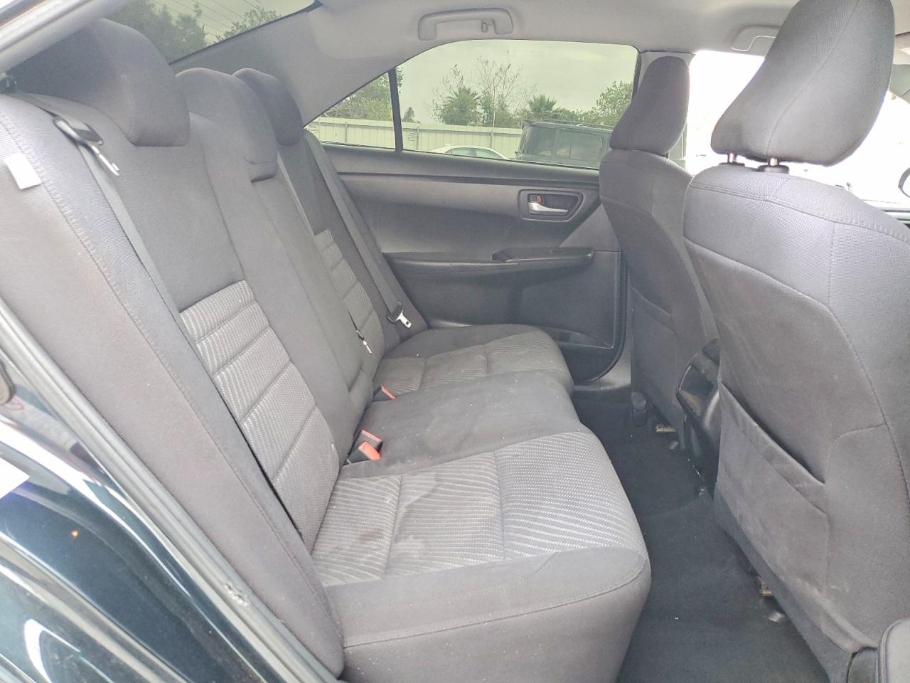 2016 TOYOTA CAMRY LE photo 10
