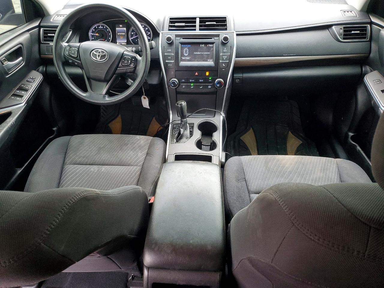2016 TOYOTA CAMRY LE photo 8