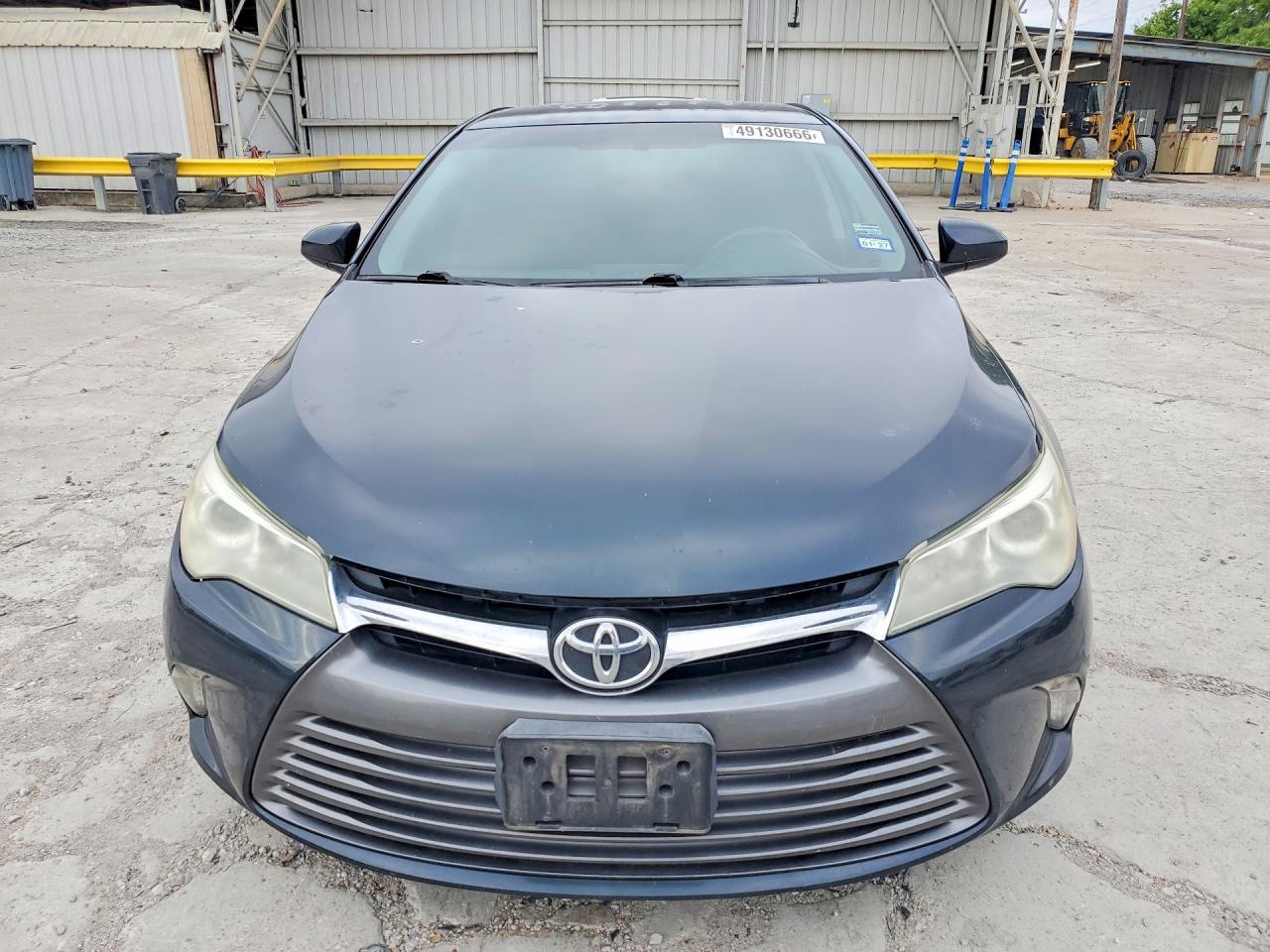 2016 TOYOTA CAMRY LE photo 5