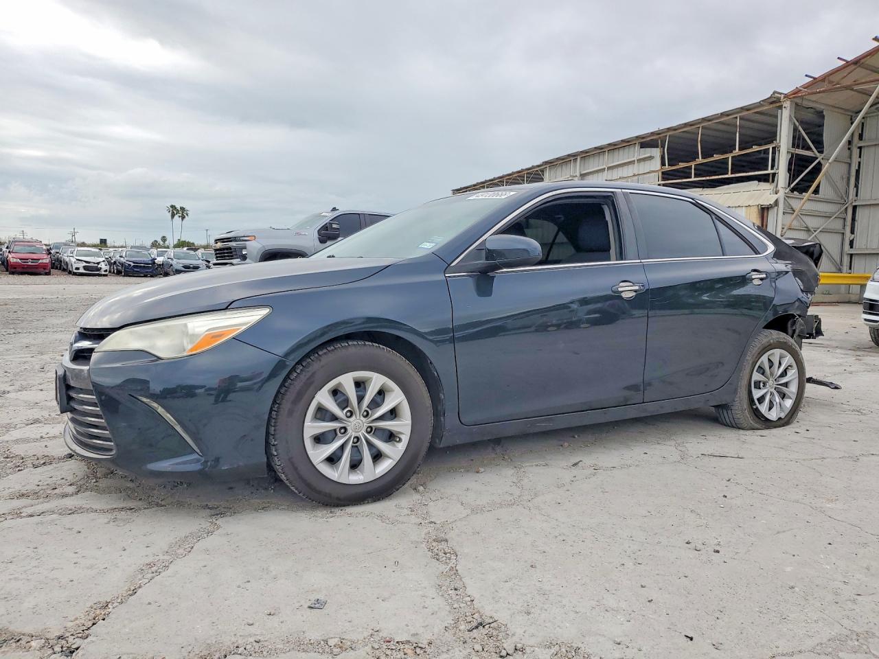 2016 TOYOTA CAMRY