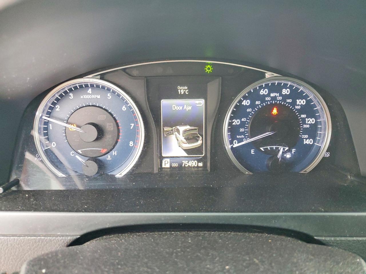 2016 TOYOTA CAMRY LE photo 9
