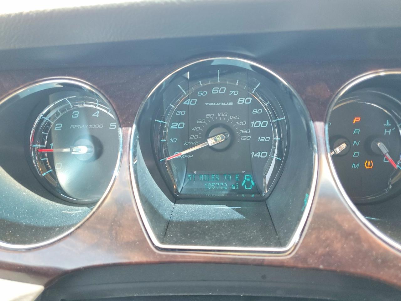 2010 FORD TAURUS SEL photo 25
