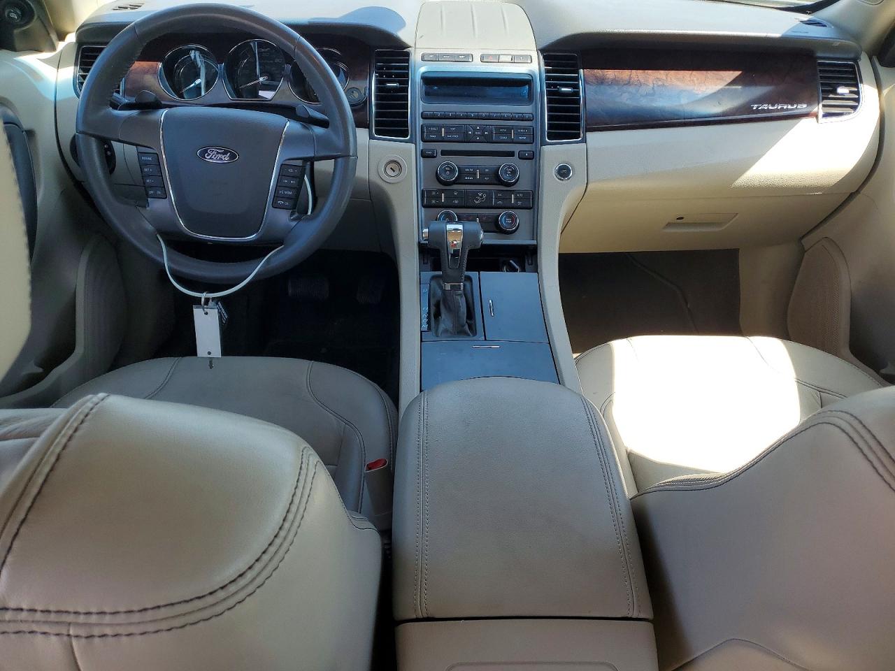 2010 FORD TAURUS SEL photo 22
