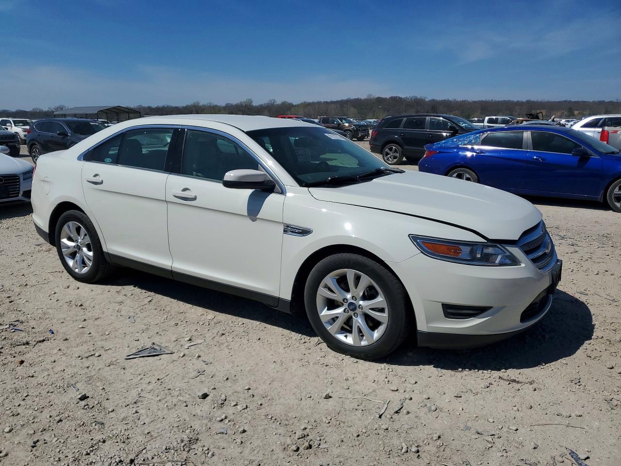2010 FORD TAURUS SEL photo 10