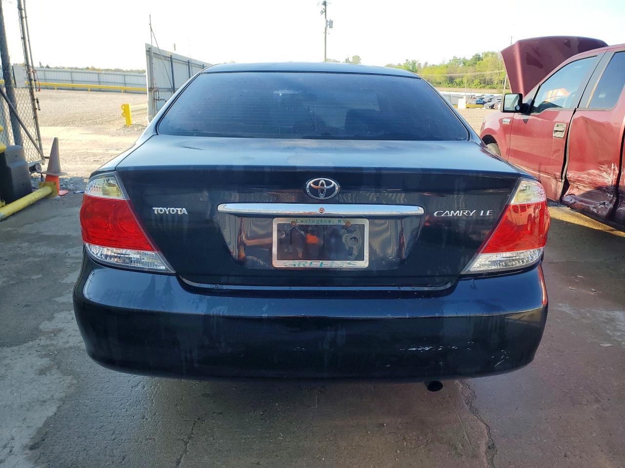 2005 TOYOTA CAMRY LE photo 16