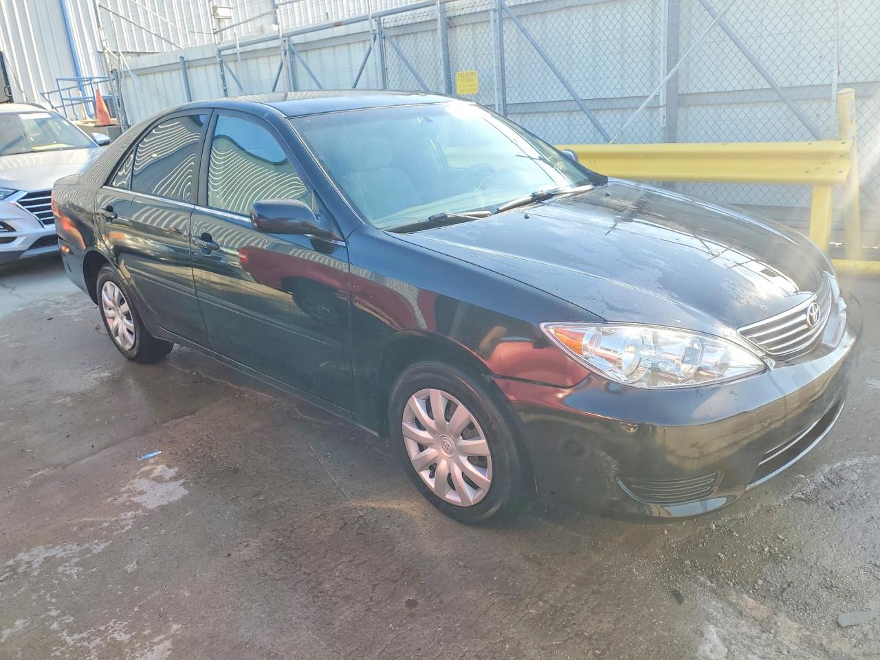 2005 TOYOTA CAMRY LE photo 10