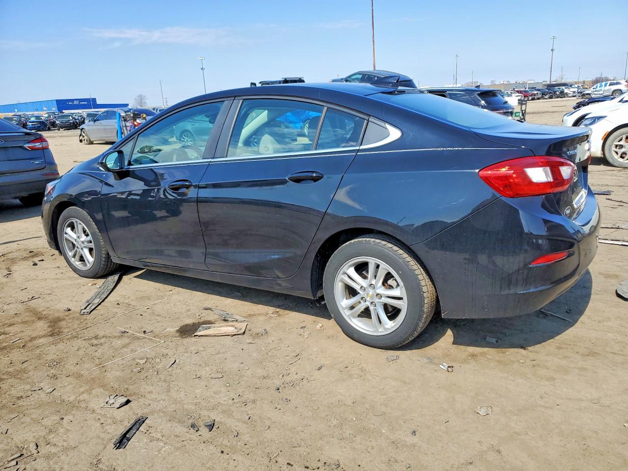 2017 CHEVROLET CRUZE LT photo 4